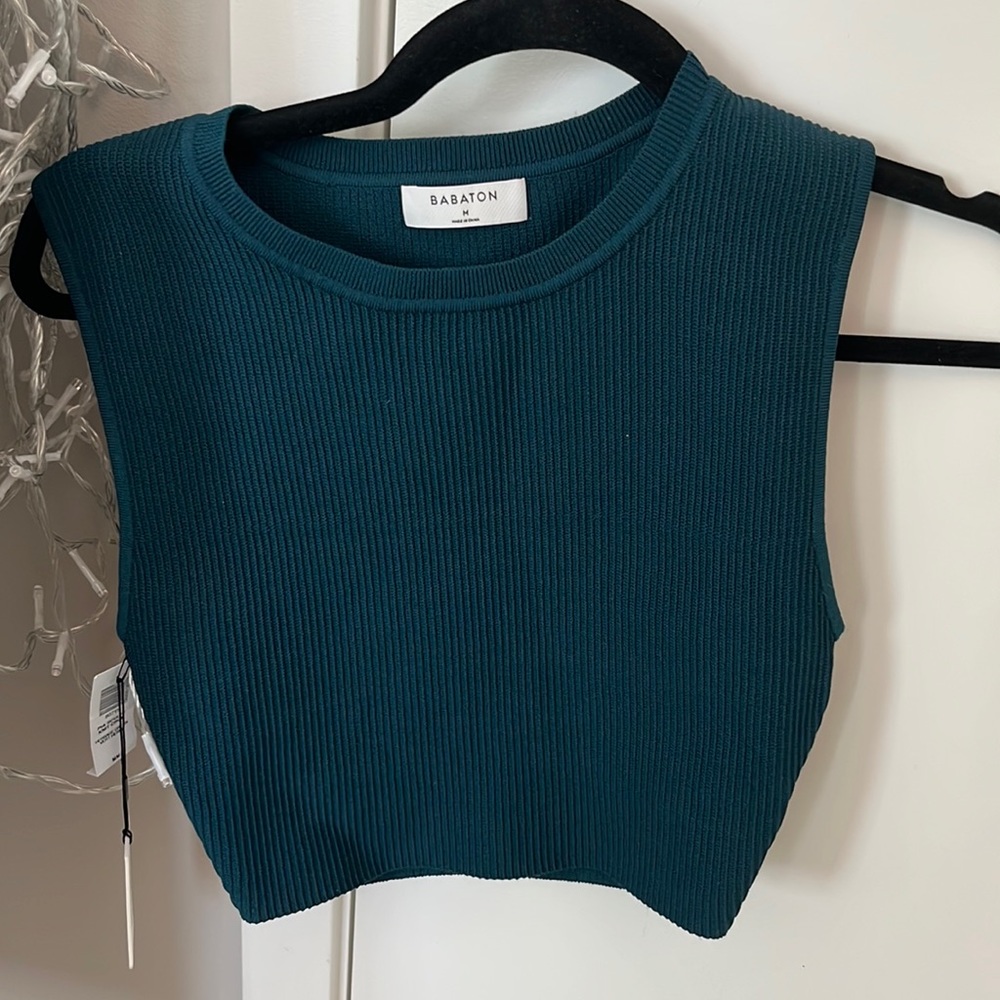 Aritzia sculpt knit muscle tank size medium, new with tags in sold out color